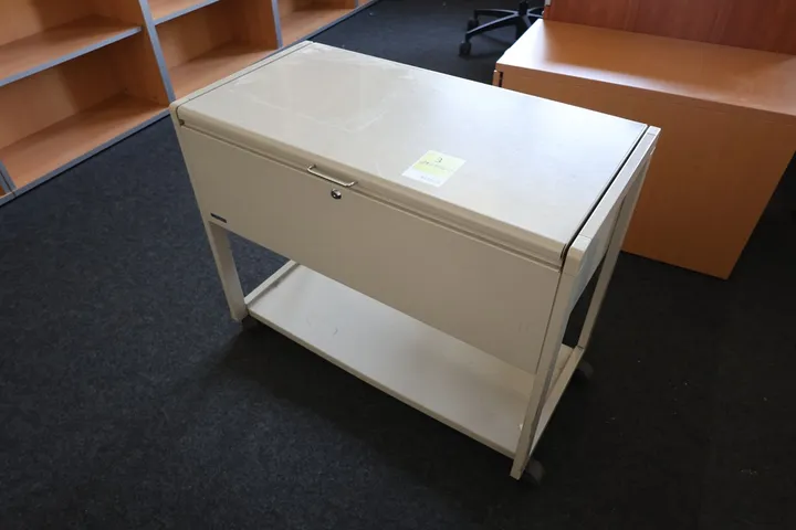 1 x Aktenschrank Maße: 85 x 44 x 68 cm